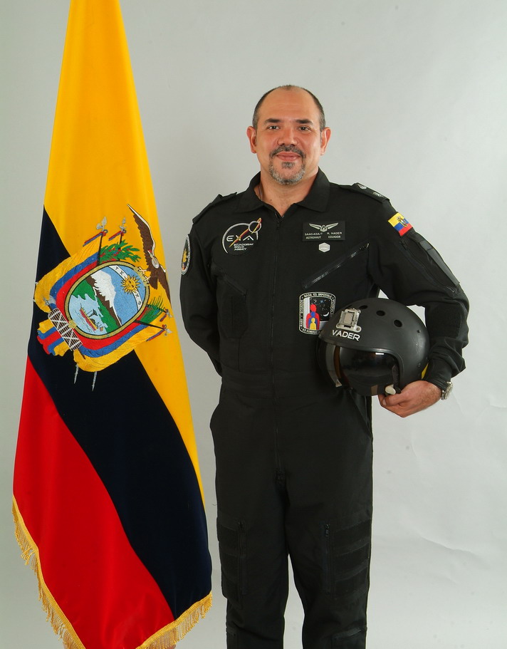 Foto Oficial de Ronnie Nader en traje de entrenamiento